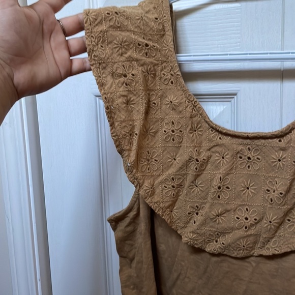 AEO Xlg Mustard colour embroidered top - Picture 6 of 6